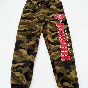 Bucs joggers‎ NFL Camouflage Joggers with Red Buccaneers Logo